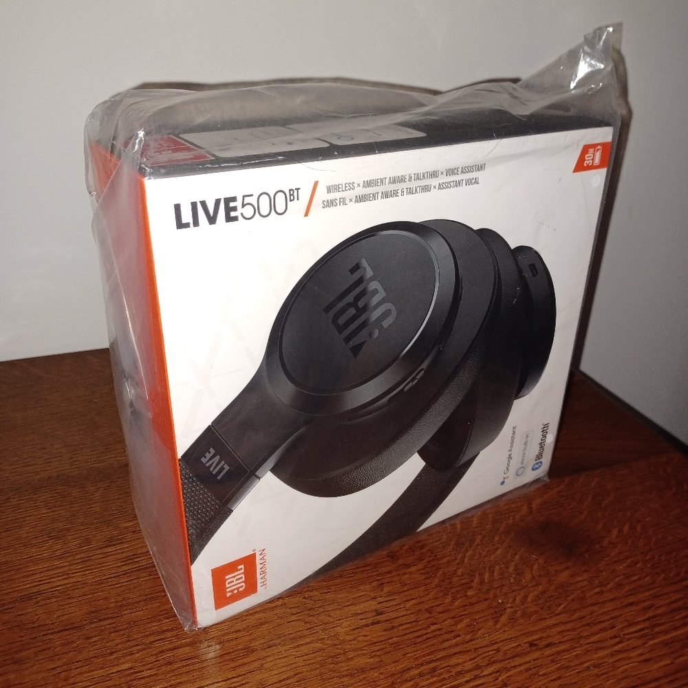JBL LIVE 500BT True Wireless Headphones with Mics NEW